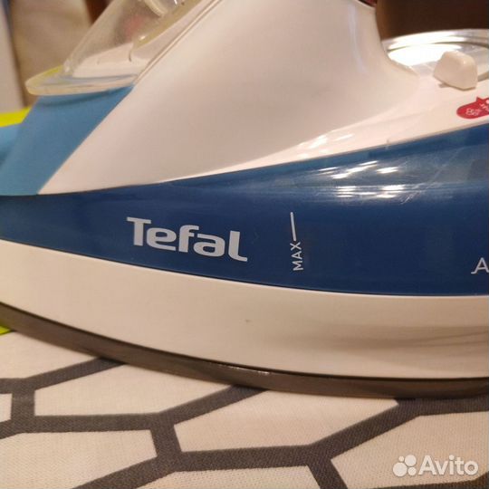 Утюг с парогенератором Tefal