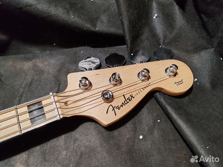 Реплика Fender JazzBass ясень натур с крышками