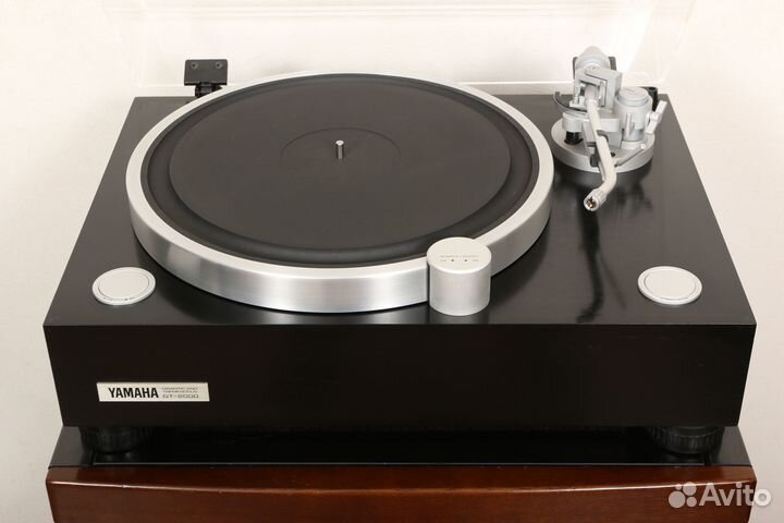 Проигрыватель винила Yamaha GT-2000