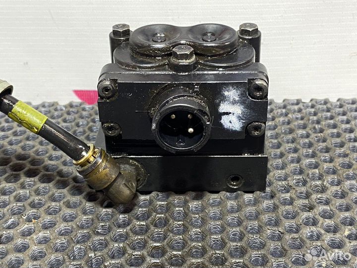 Блок клапанов кпп 16S2220TD