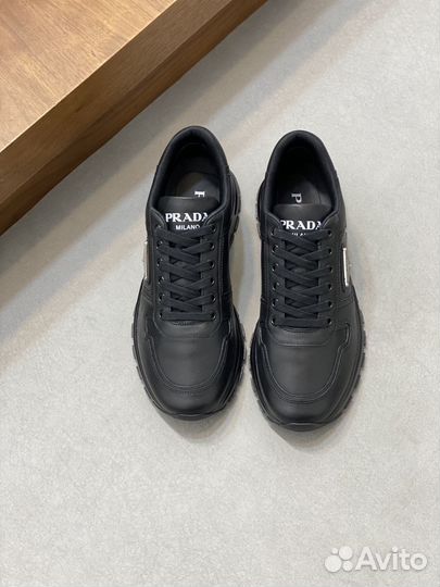Кроссовки Prada кожаные