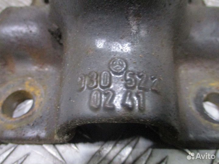 Кронштейн крыла RF Mercedes-Benz A9305220241