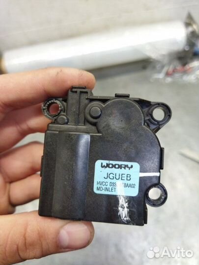 Моторчик заслонки отопителя Kia Ceed хетчбэк 1.6