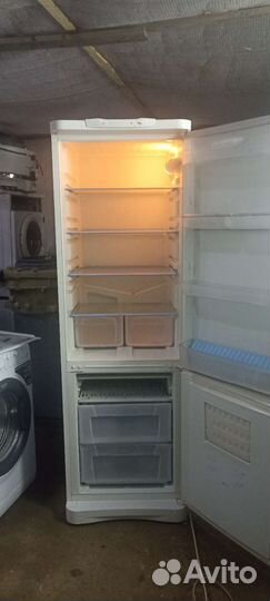 Холодильник Indesit