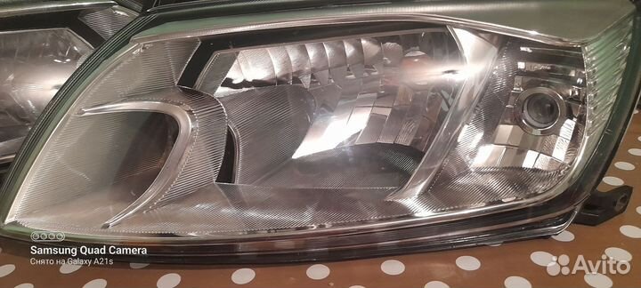 Фары на гранту