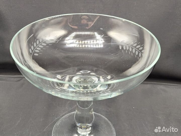 Конфетница на ножке ваза стекло резьба Колоски