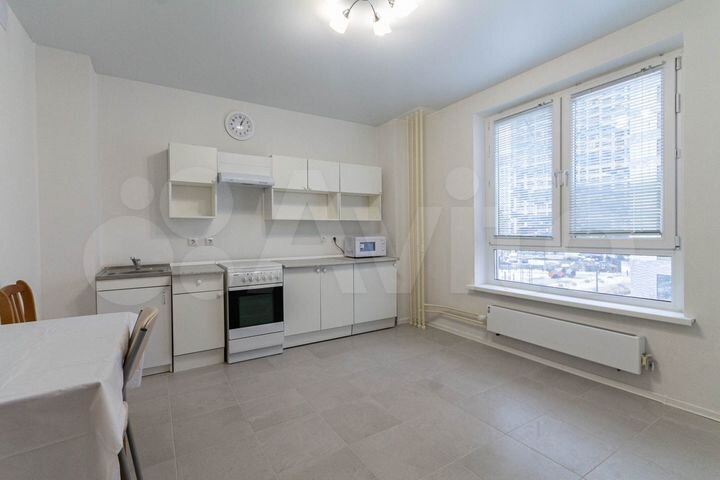 2-к. квартира, 54 м², 3/33 эт.