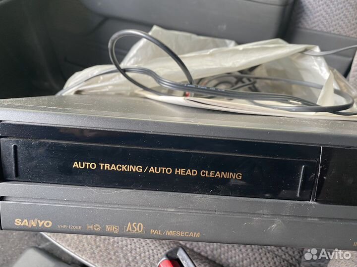 Видеомагнитофон sanyo