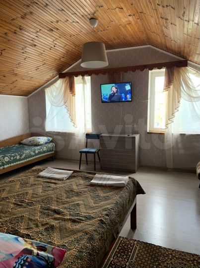 Комната 8 м² в > 9-к., 2/2 эт.