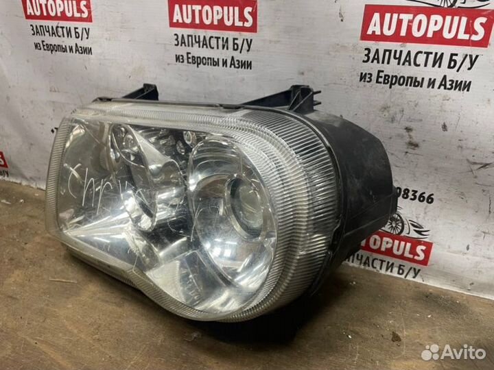 Фара ксенон левая Chrysler 300C