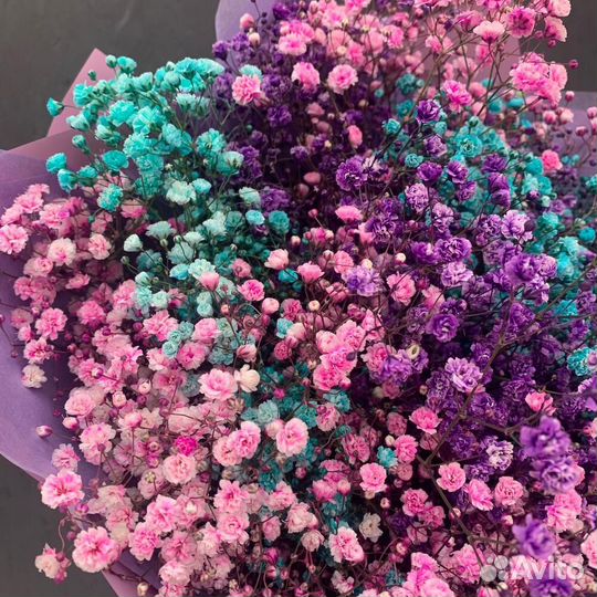 Гипсофила радужная в букете