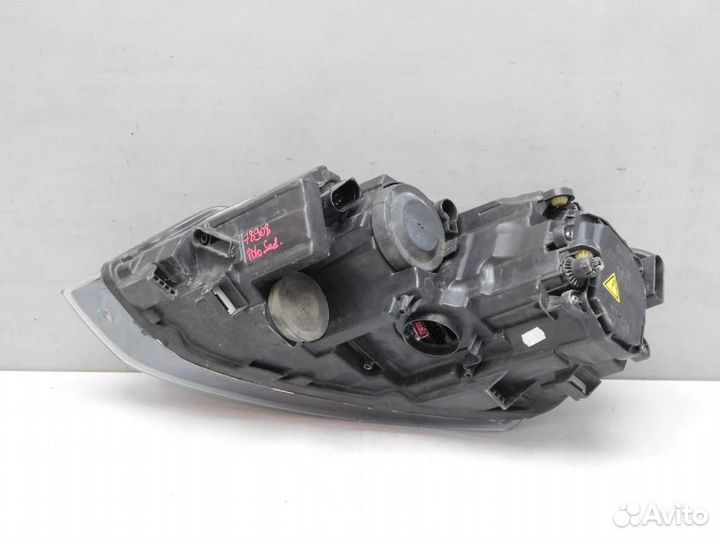 Фара правая Volkswagen Polo