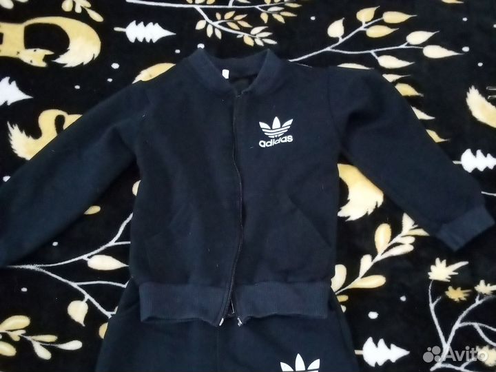 Спортивный костюм adidas для мальчика 98