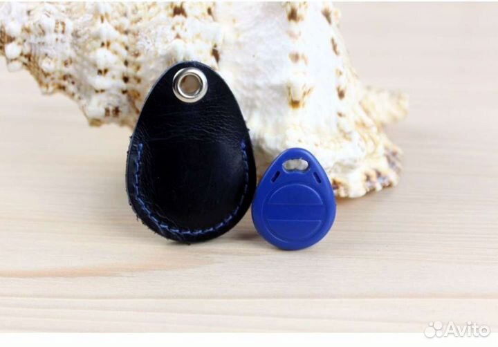 Брелок из натуральной кожи для ключей и карт