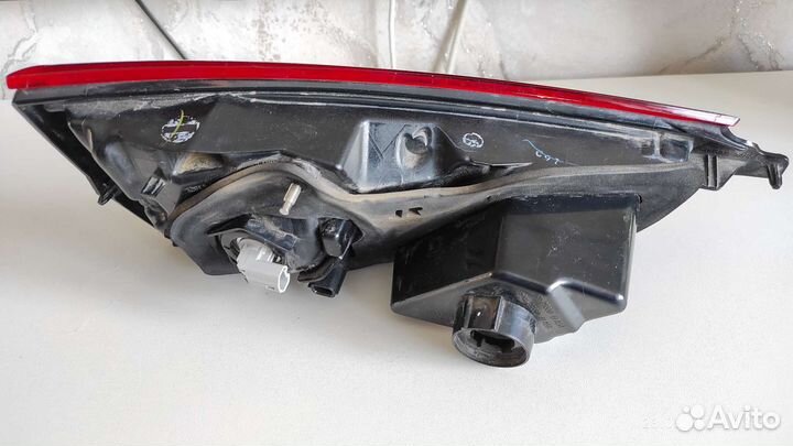 Внутренний задний фонарь Ниссан j11