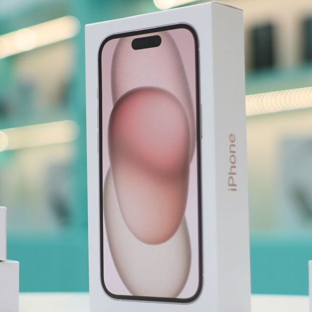 iPhone 15, 128 ГБ, SIM + eSIM