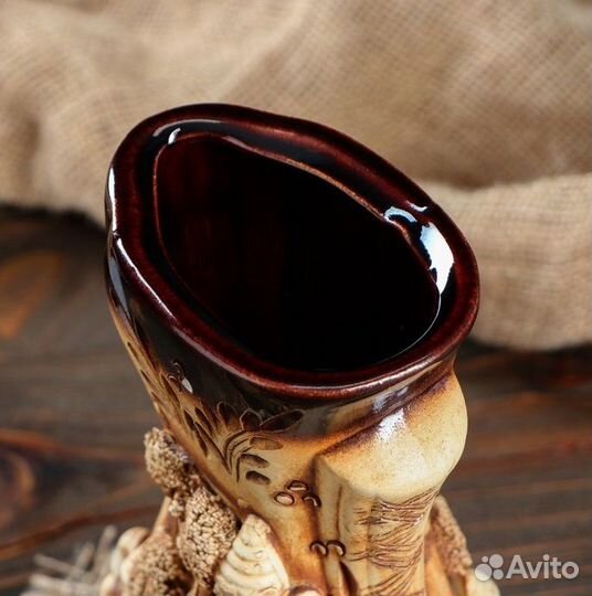 Вазы настольные, С замками, лепка, коричневая