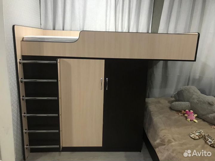Детская кровать чердак со шкафом