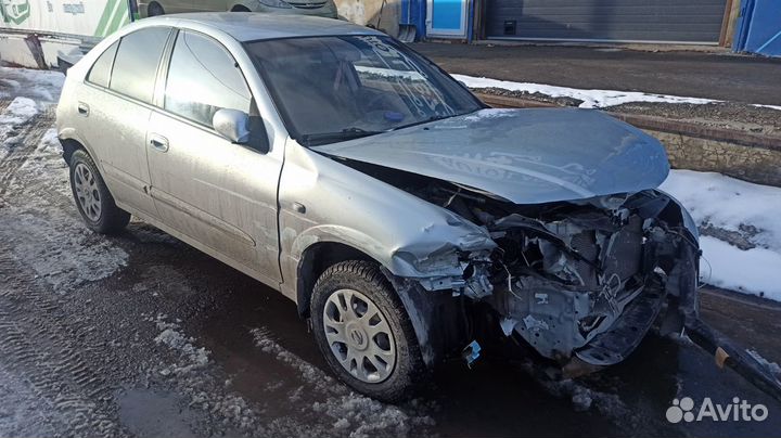 Щит опорный задний правый с тросом Nissan Almera Classic 44020-95F0B. 36530-95F0A-трос