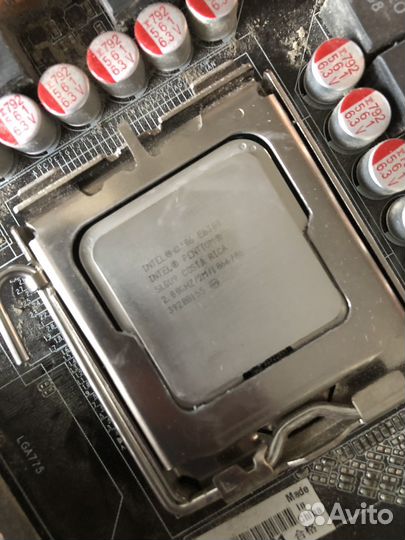 Материнская плата с процессором и памятью