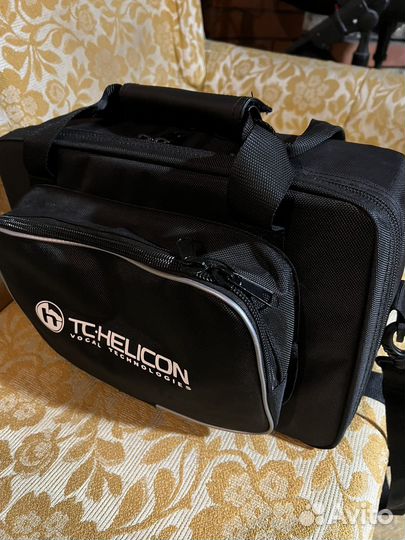 Вокально-гитарный процессор tc helicon voicelive 3