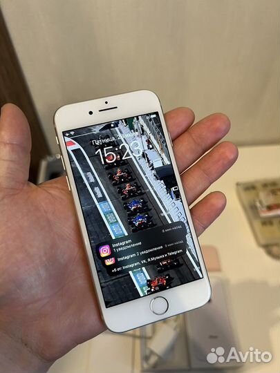 iPhone 8
