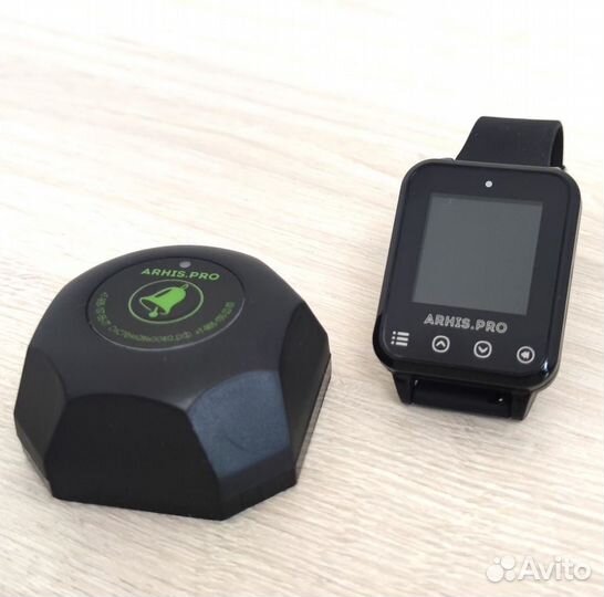 Кнопка вызова персонала и часы, система вызова