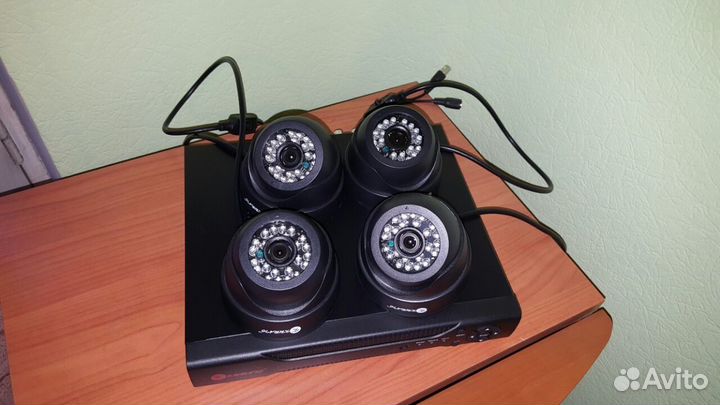 Комплект HD внутреннего видеонаблюдения