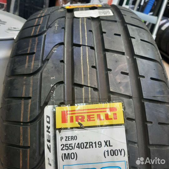 Pirelli P Zero 255/40 R19 100Y