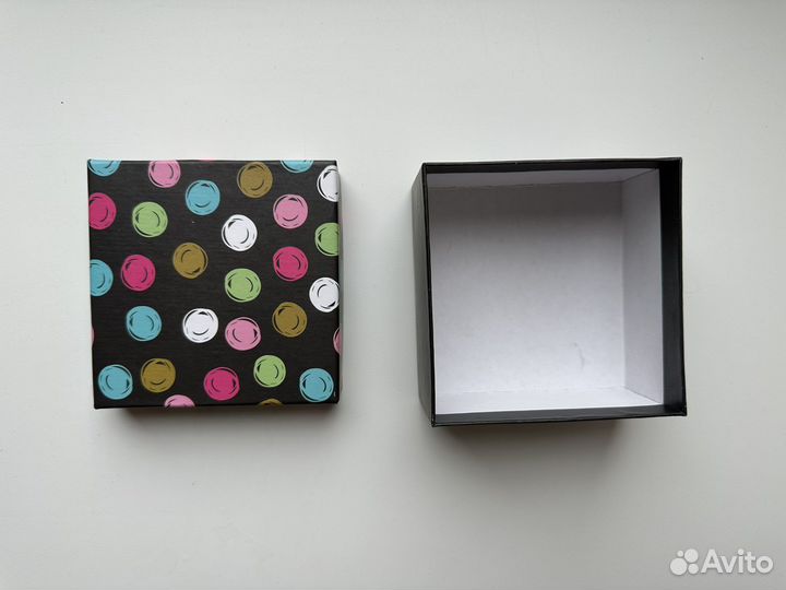 Коробка подарочная новая