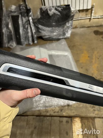 Накладка правого порога Tiguan r line 5na853370