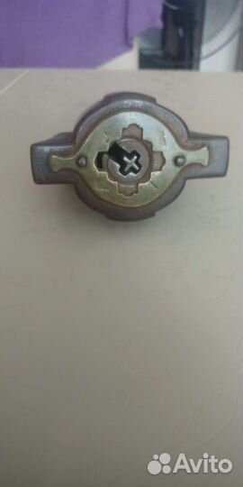 Навесной замок старинный