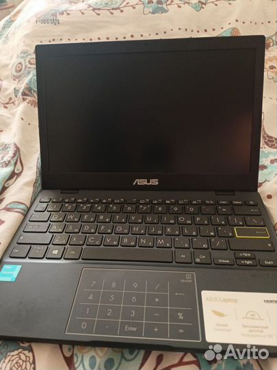 Ноутбук asus e210