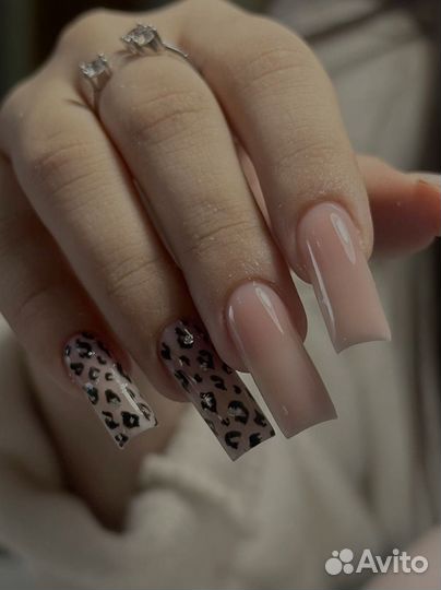 Маникюр и наращивание ногтей