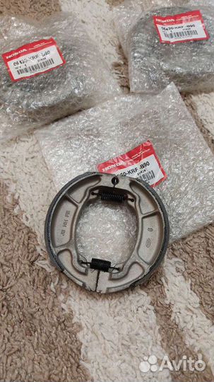 Задние тормозные колодки Honda Spacy 100 Lead 90