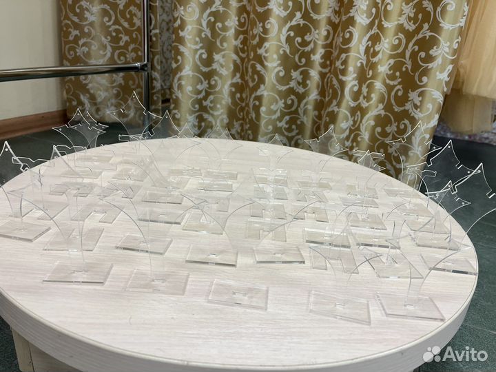 Подставки для сережек и колец из оргстекла
