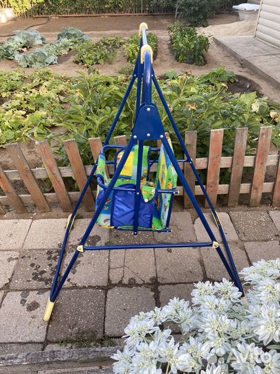 Детские качели для дома и дачи