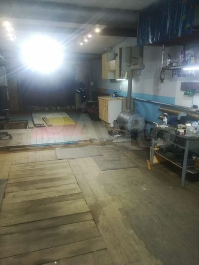 Гараж, > 30 м²