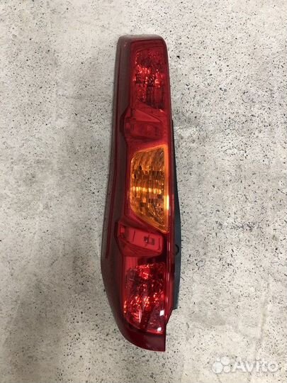 Фонарь задний левый Nissan X-Trail T31 2007