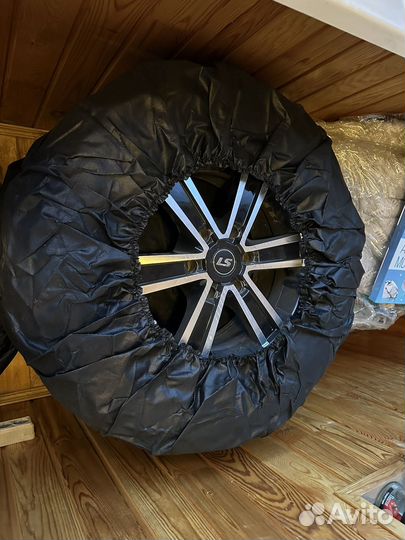 Продам комплект литья с резиной,265/70/R17