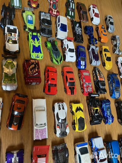 Машинки Hotwheels