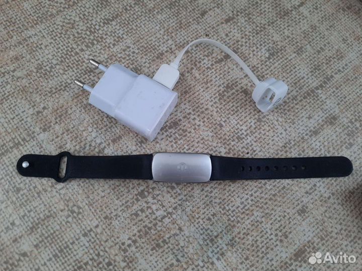 Фитнес браслет Onetrak