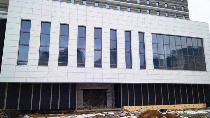 Офисы и магазины от 37 до 2000 м²