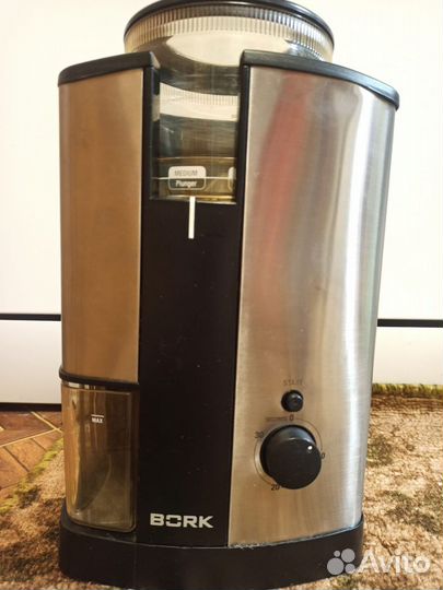 Кофемолка Bork J701