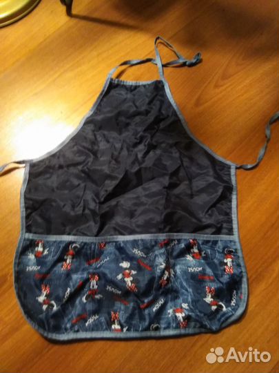 2 детских фартука(1-2 класс примерно)