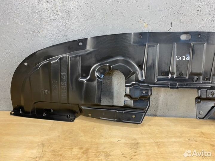 Защита бампера пластиковая передняя Mitsubishi