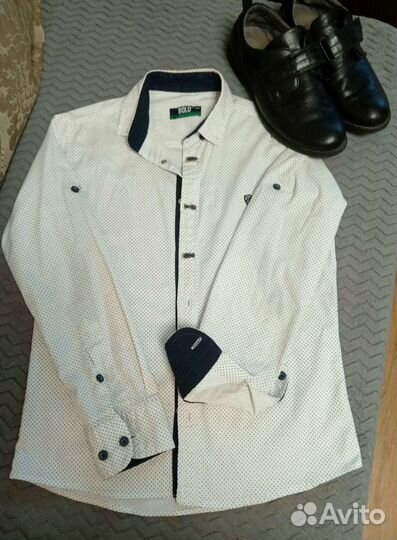 Школьная рубашка и туфли на мальчика