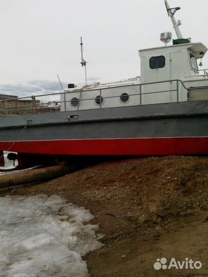 Яхта для путешествий с семьёй и друзьями