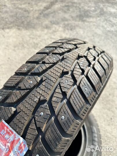 Sunfull SF-W11 215/65 R17 99T