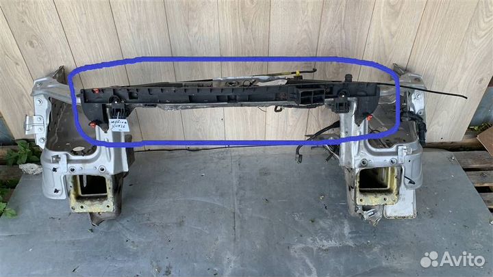 Кронштейн переднего бампера центральный от Opel M